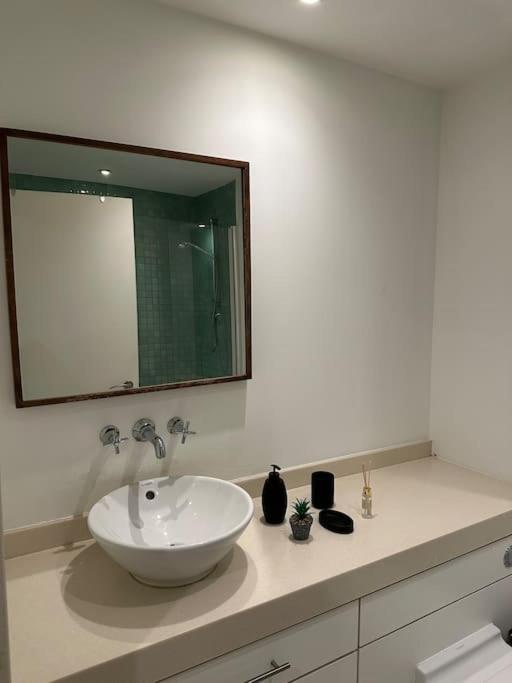 Heart Of Bham Free Parking - Walk To Everything/1 Min From New St Station Birmingham Esterno foto