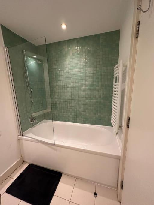Heart Of Bham Free Parking - Walk To Everything/1 Min From New St Station Birmingham Esterno foto